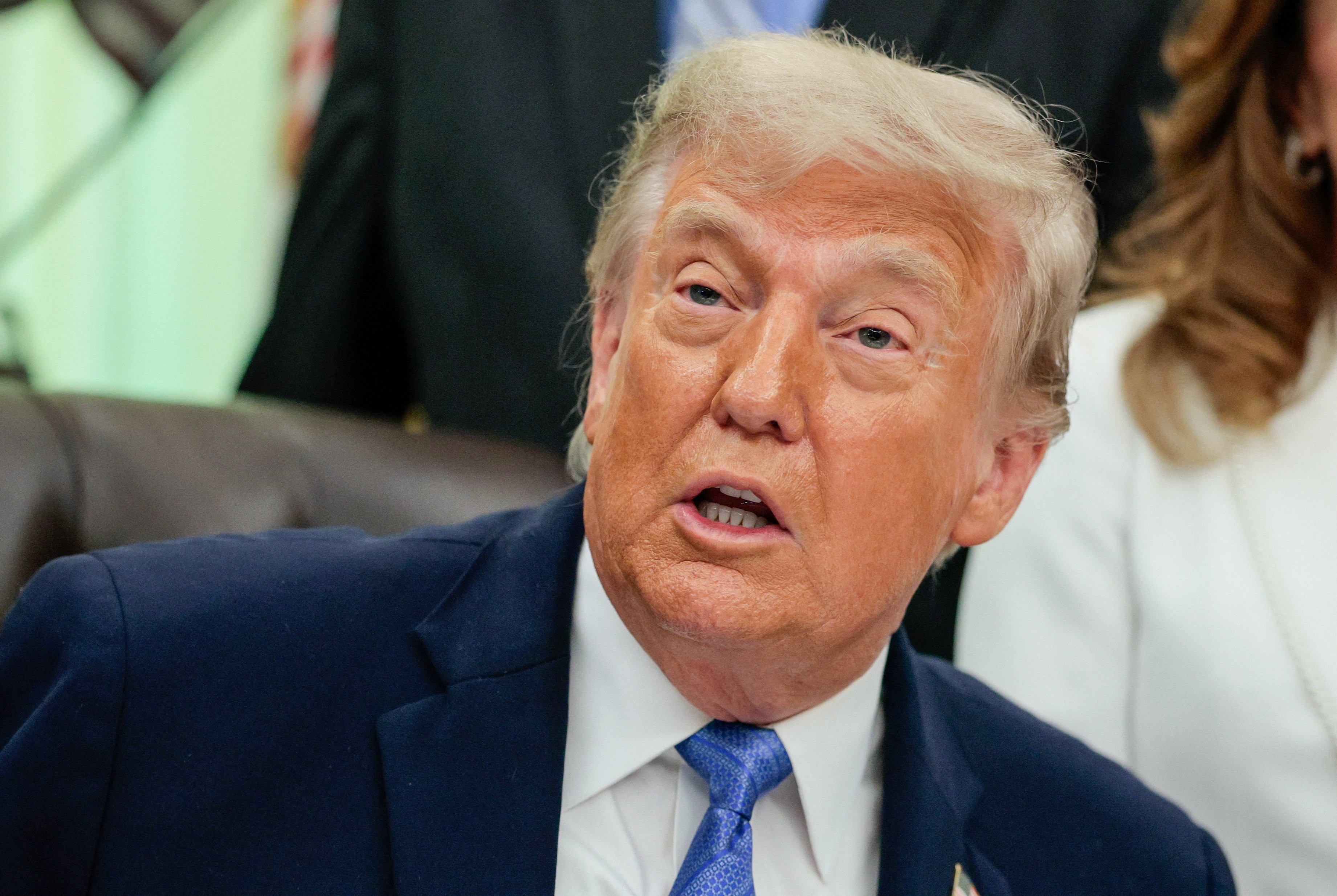 Trump cancela ataques ao Irã e volta a falar em acordo de paz
