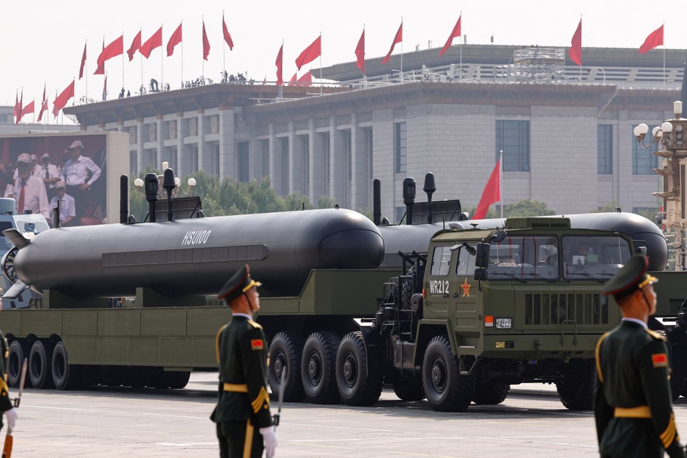 Veículo subaquático não tripulado HSU100 exibido em desfile militar na China — Foto: REUTERS/Tingshu Wang