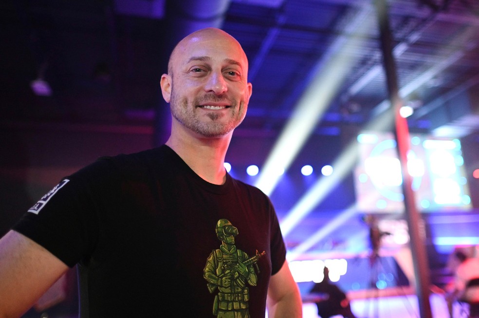 Joshua Baer, fundador e CEO da Capital Factory, posa para uma foto no evento Force Con, em 29 de maio de 2022, em San Antonio, Texas. — Foto: Billy Calzada/The San Antonio Express-News via AP