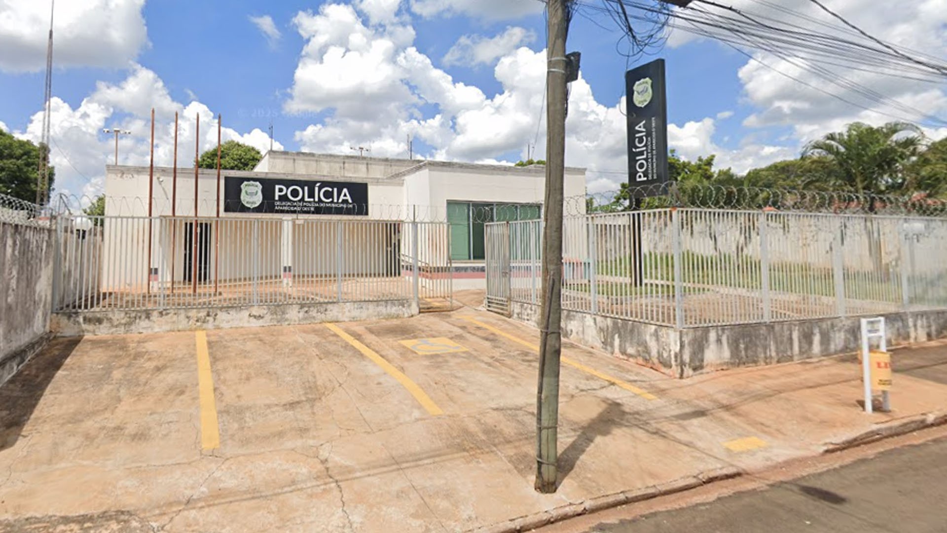 Criminosos armados invadem sítio, amarram casal e roubam dinheiro, joias e celulares em Aparecida D'Oeste