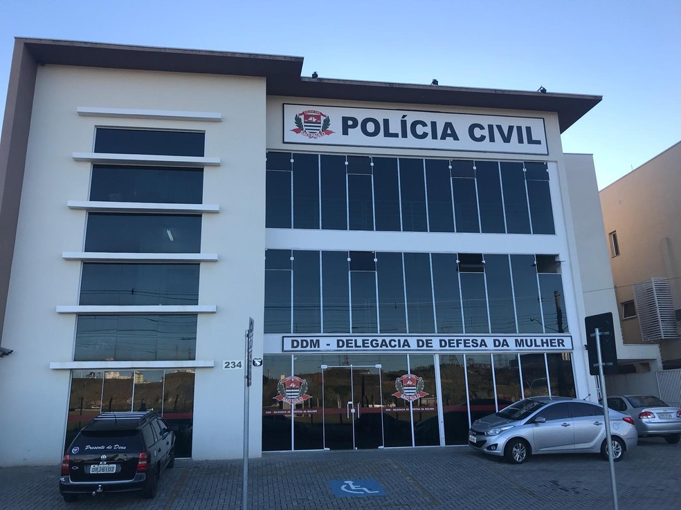 O caso foi registrado como feminicídio, na Delegacia de Defesa da Mulher (DDM). — Foto: Camilla Motta
