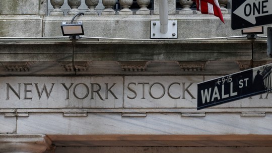 Bolsas de Nova York disparam no mercado futuro após acordo entre China e EUA sobre tarifaço - Durante 90 dias, as taxas 'recíprocas' sobre as importações chinesas cairão de 145% para 30%, enquanto as tarifas da China sobre os produtos americanos serão reduzidas de 125% para 10%.