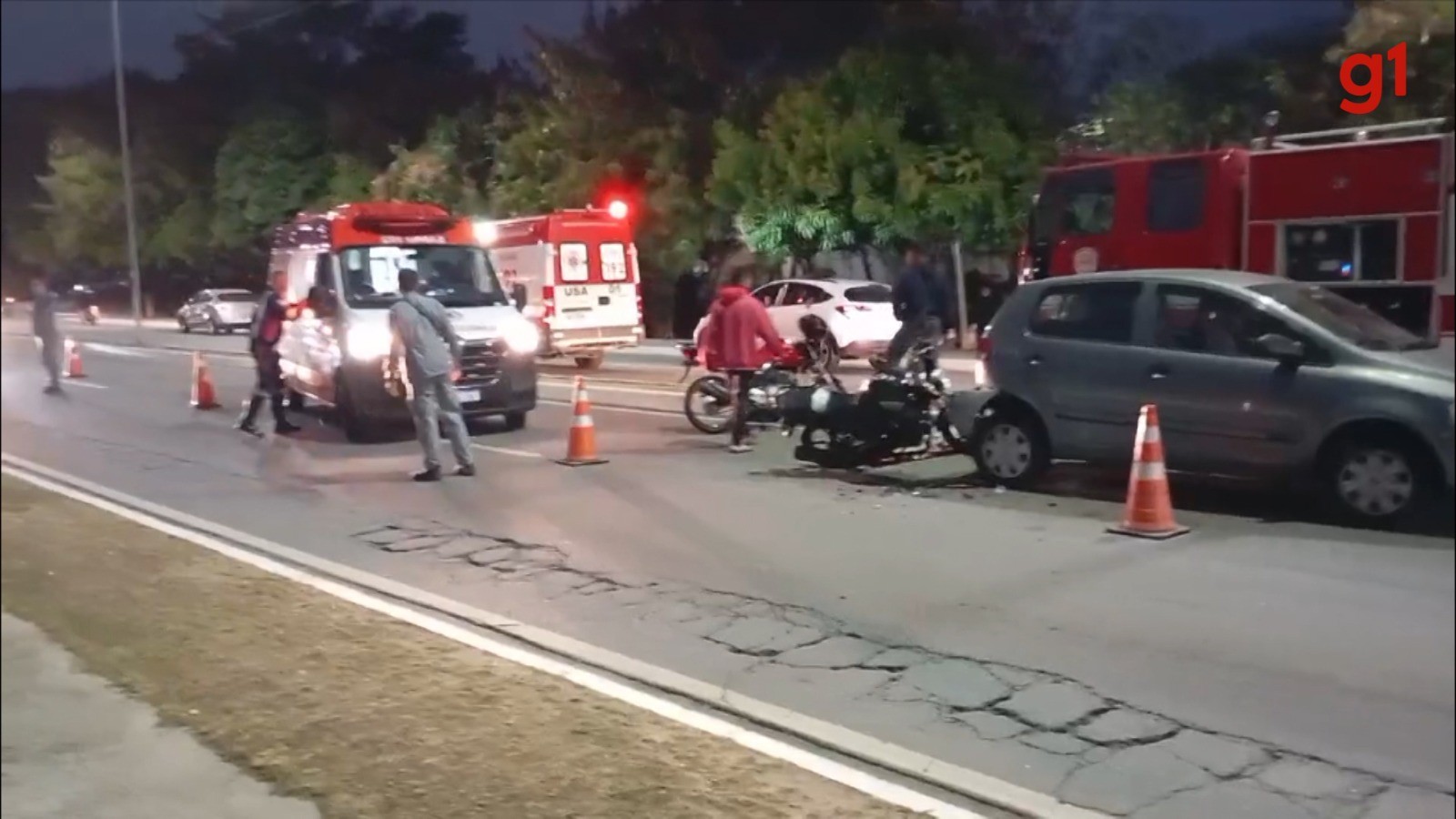 Idoso é atropelado enquanto tentava ajudar motociclista ferido em Taubaté, SP