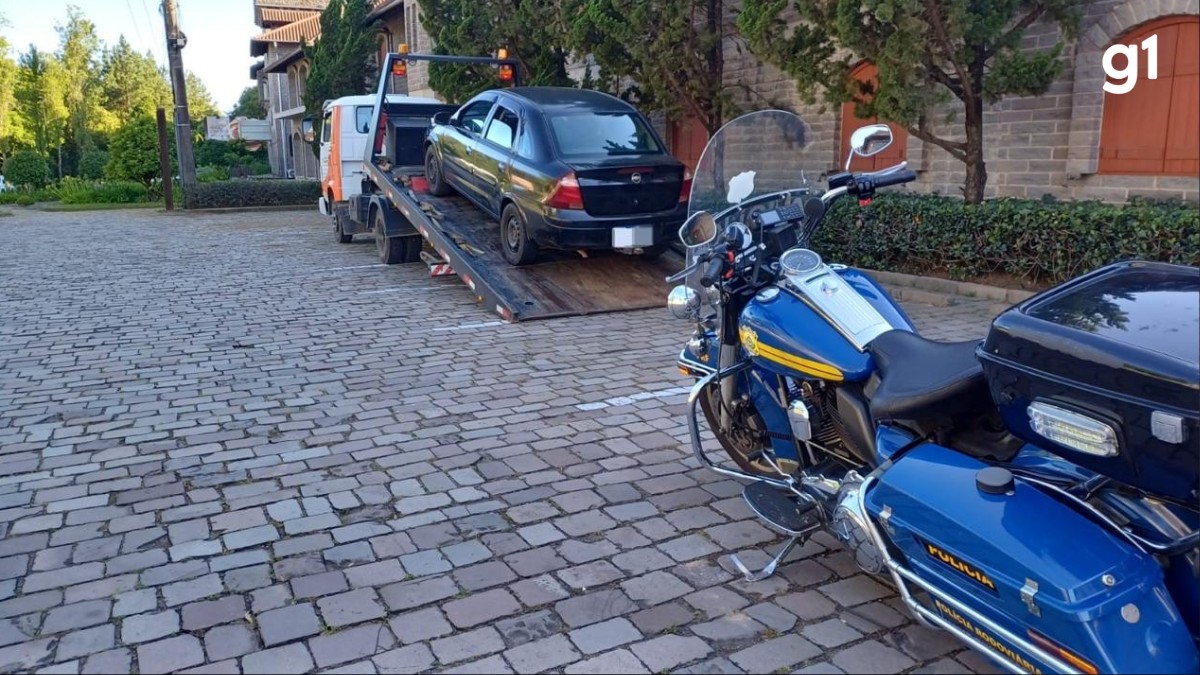 PRF apreende veículo com 225 multas e dívida quase 4 vezes maior que o valor do carro no RS