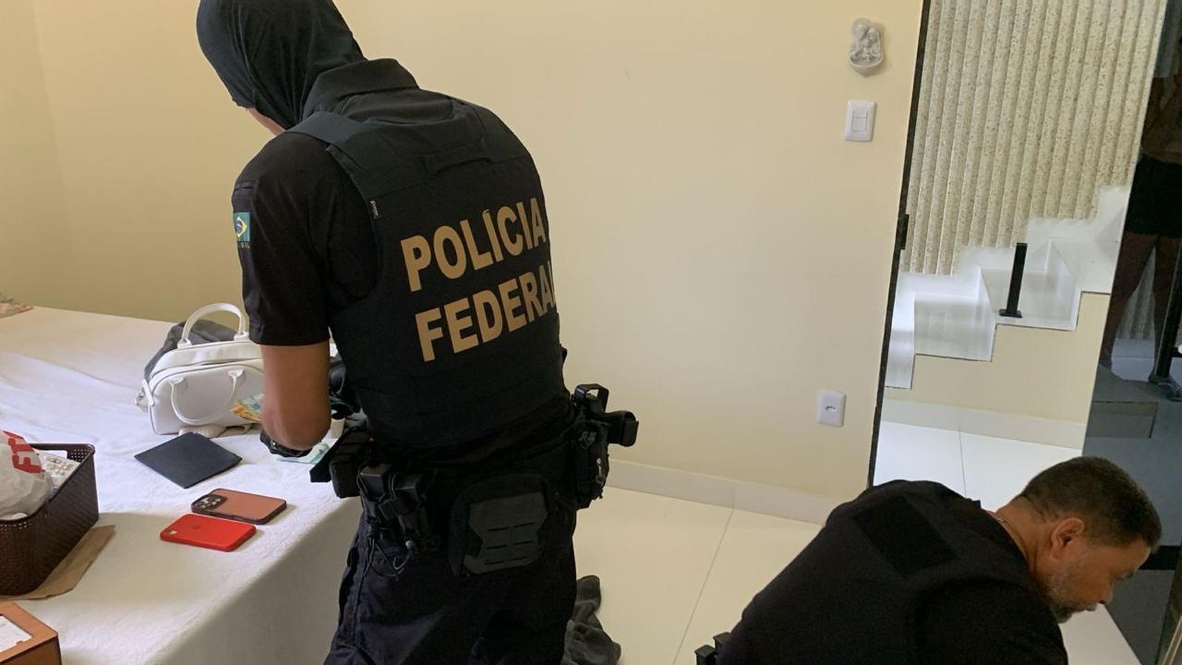 Operação da Polícia Federal contra tráfico de drogas e lavagem de dinheiro é realizada em SE e SP