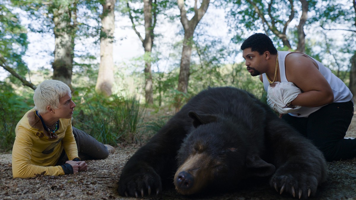 O Urso do Pó Branco” e mais estreias no Cinemark