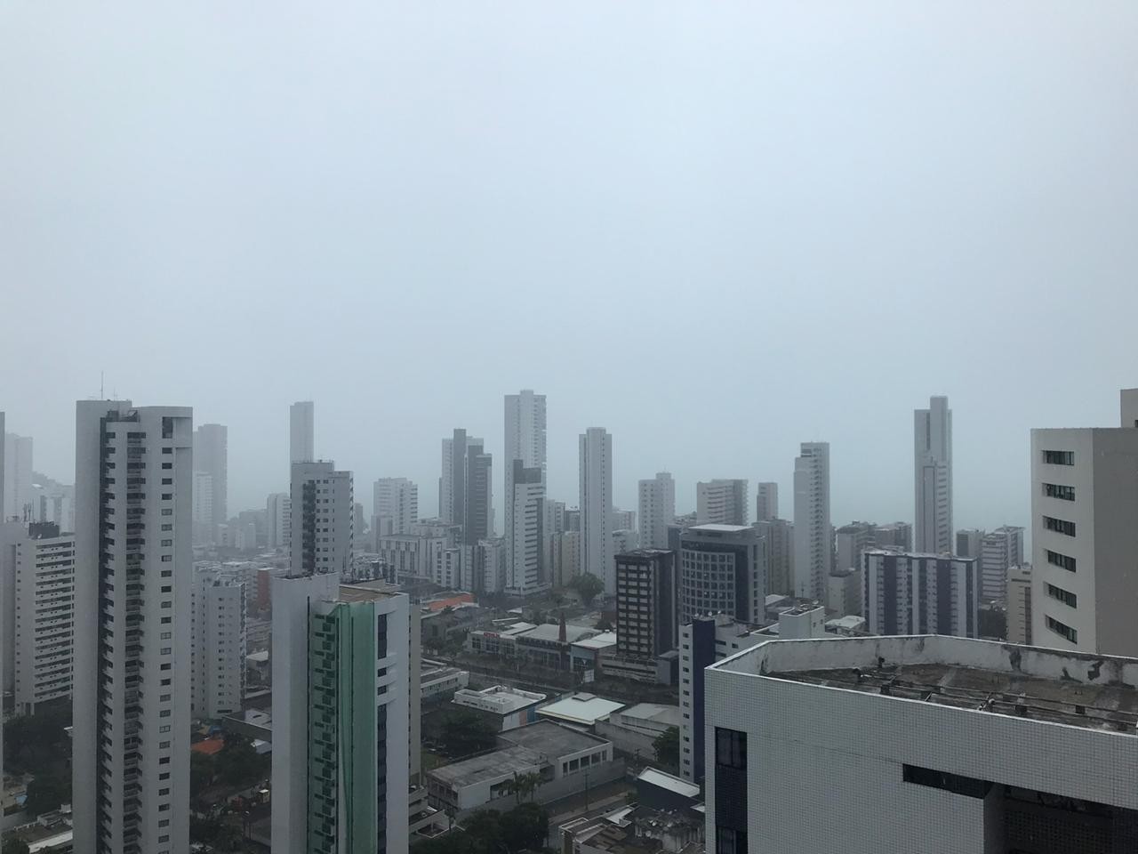 Apac indica previsão de chuva moderada e pontualmente forte em três regiões de Pernambuco; saiba onde