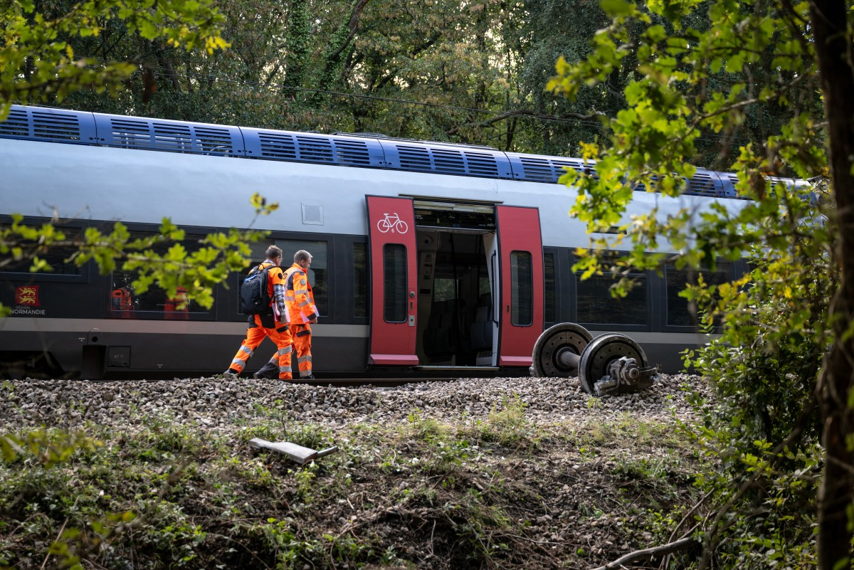 Polícia suspeita de 'sabotagem' em descarrilamento de trem que deixou 44 feridos na França 