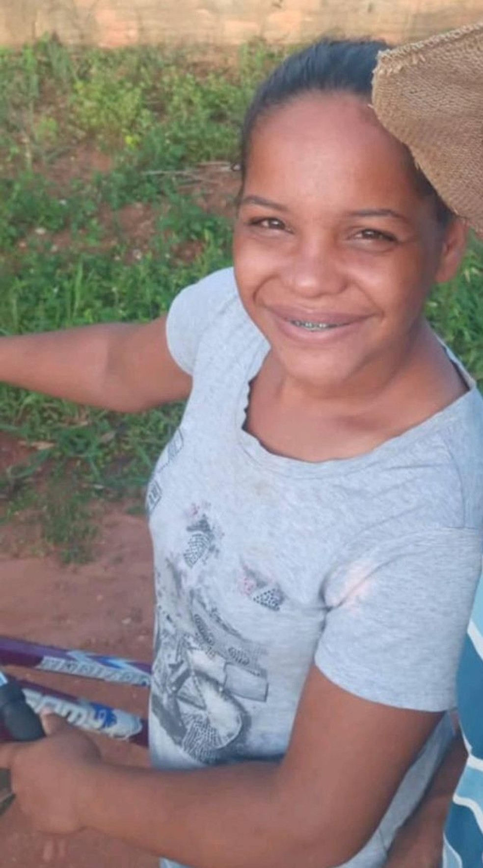 Pamela Cristina Nogueira da Silva Oliveira, de 30 anos, foi morta a facadas pelo ex-marido  Foto: Reproduo