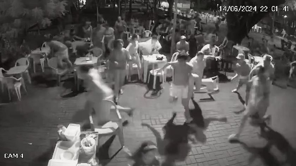Até a manhã deste sábado ninguém foi preso. Estado de saúde da criança não foi divulgado. — Foto: Reprodução