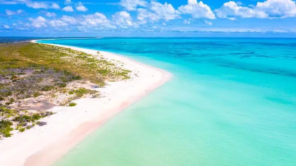 Governos do Caribe priorizam turismo de luxo em detrimento de direitos comunitários sobre terras litorâneas