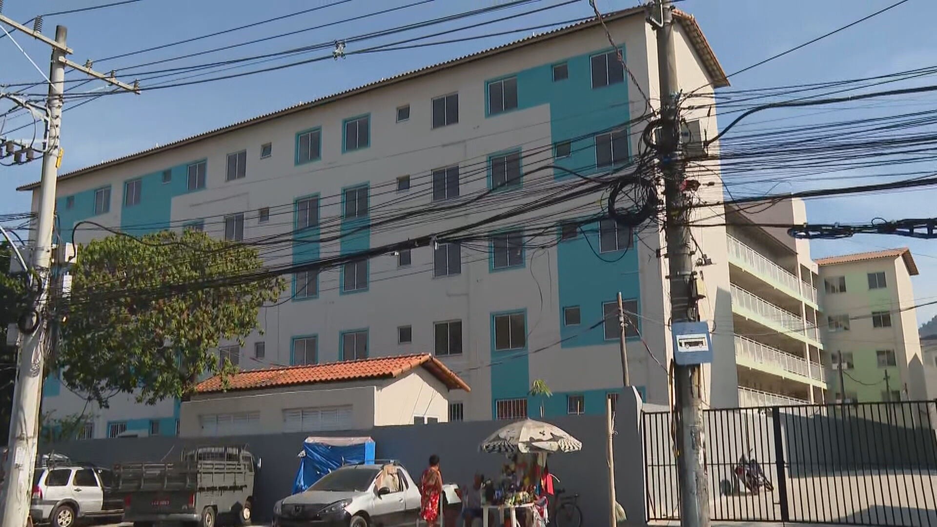 Após 16 anos de espera, mais de 600 famílias ainda aguardam moradias prometidas pelo governo do RJ em Inhaúma