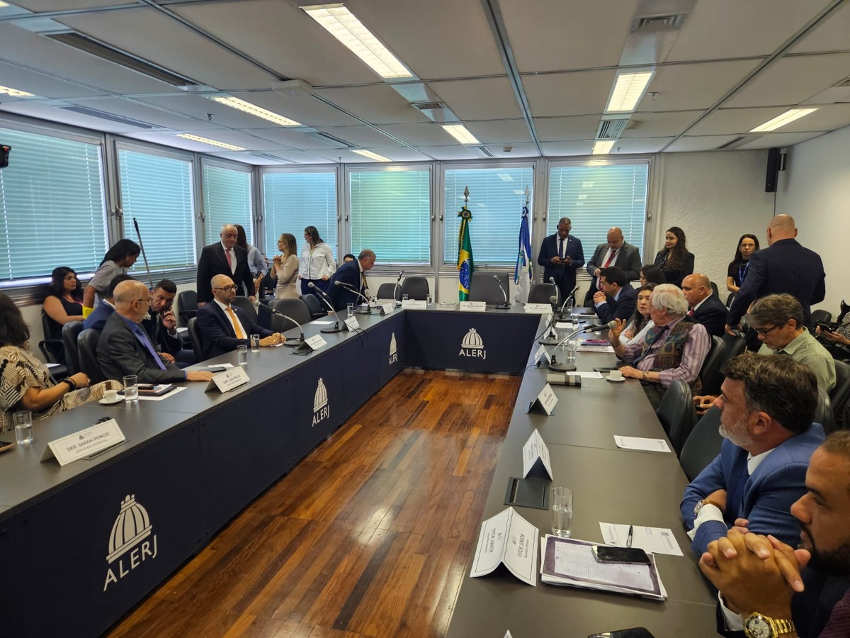 Em instantes: Comissão de Constituição e Justiça se reúne para decidir prisão de Barcellar