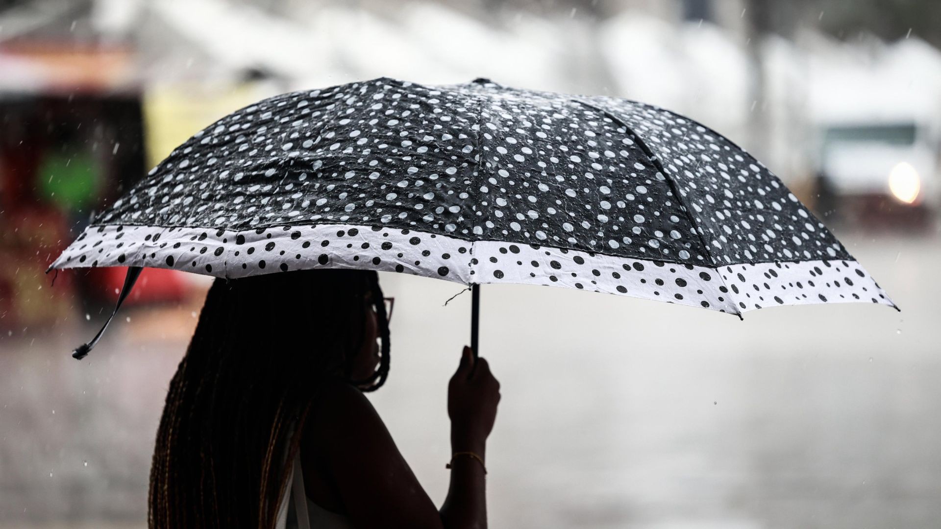 Defesa Civil monitora formação de tornado no RS e órgão nacional mantém aviso de perigo; veja previsão