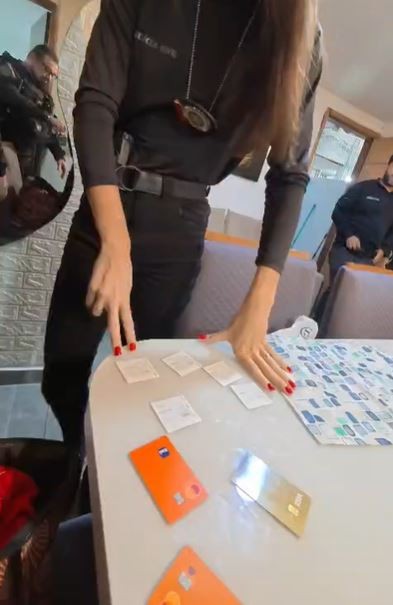 Polícia Civil mira esquema de golpes online com máquinas de cartão no RJ