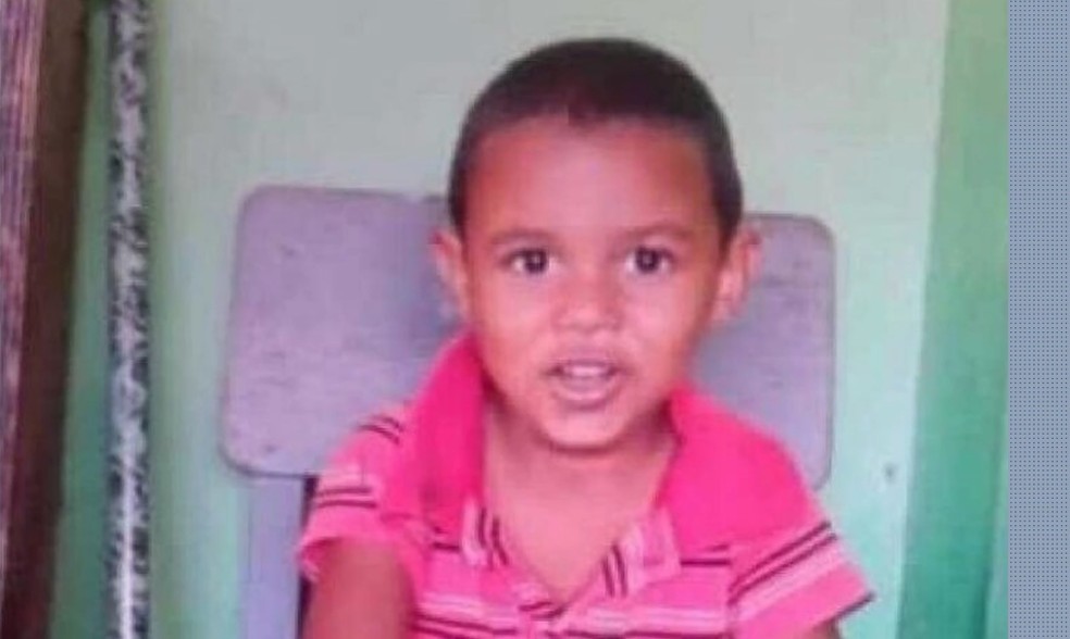 Menino de 2 anos encontrado morto em poço morava com o pai e a madrasta em Cerejeiras — Foto: Reprodução/ Redes Sociais