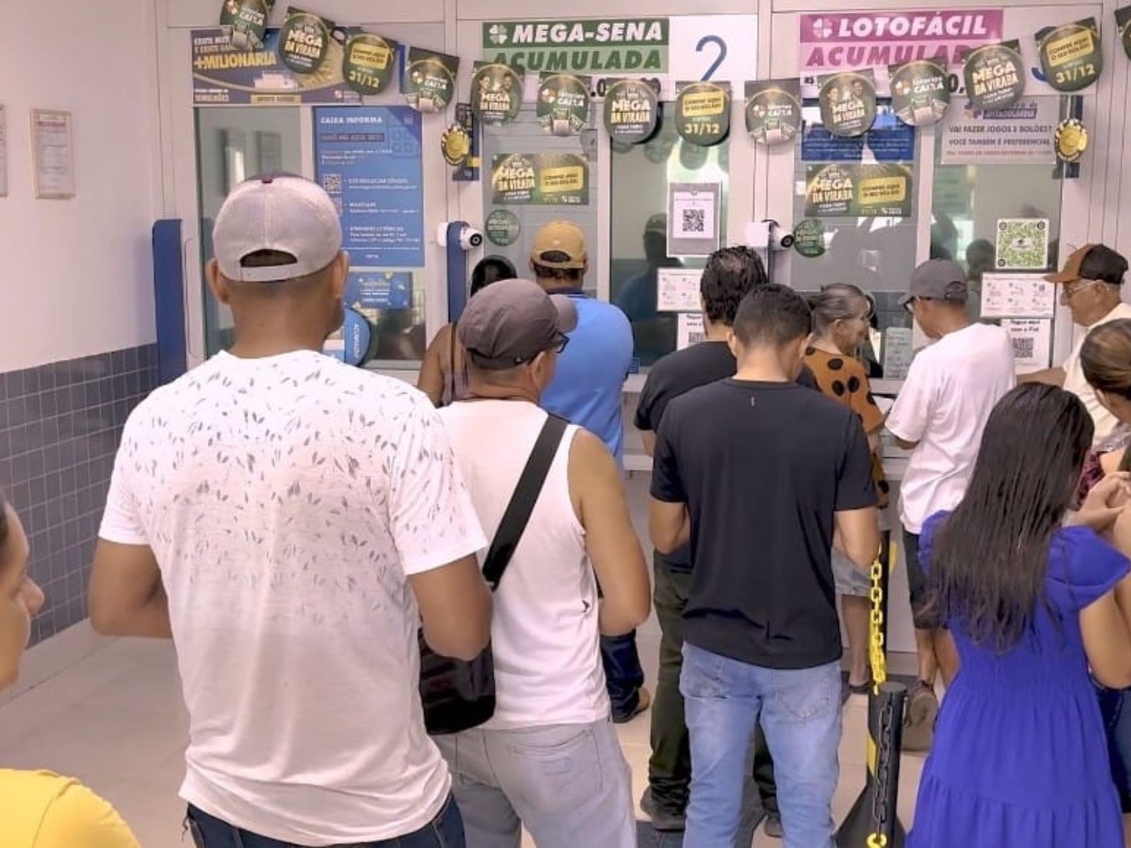 Mega da Virada 2025: apostadores lotam lotéricas do Acre 