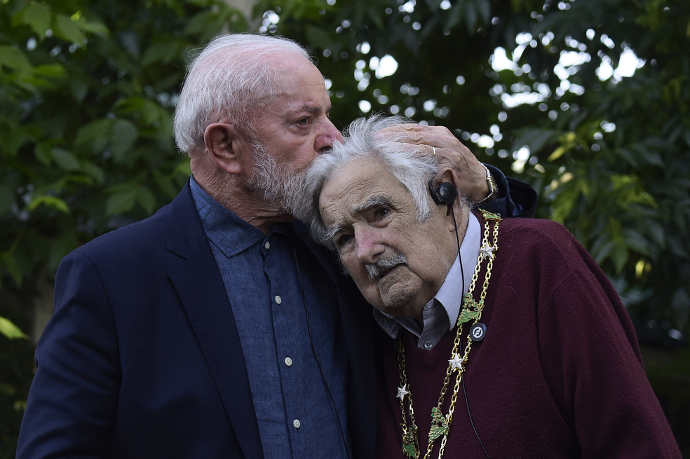 Lula visita Mujica e se emociona: 'A pessoa mais extraordinária que conheci' | Política | G1