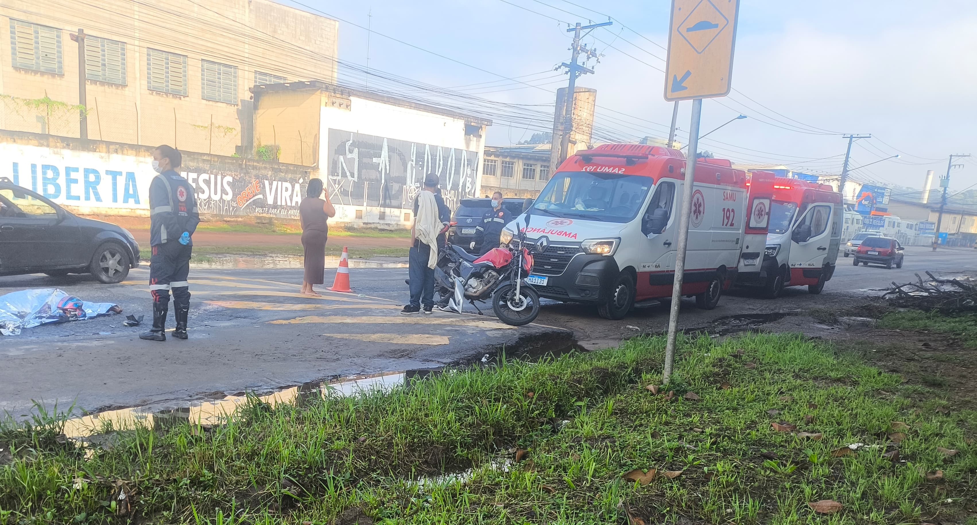 Motociclista morre em acidente em Itaquaquecetuba; motorista foge sem prestar socorro