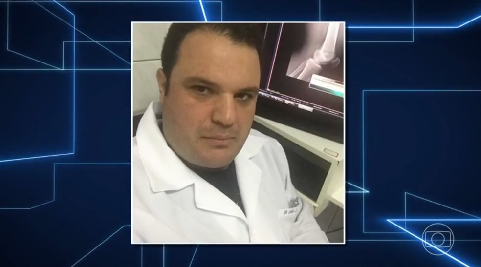 Médico Carlos Alberto Azevedo Filho é preso por matar a tiros outros dois médicos — Foto: Reprodução/TV Globo