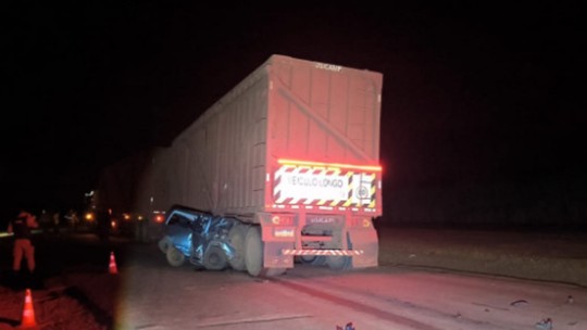 Idoso morre horas antes de a filha e o neto morrerem em acidente de carro - Foto: (PMRv/Divulgação)