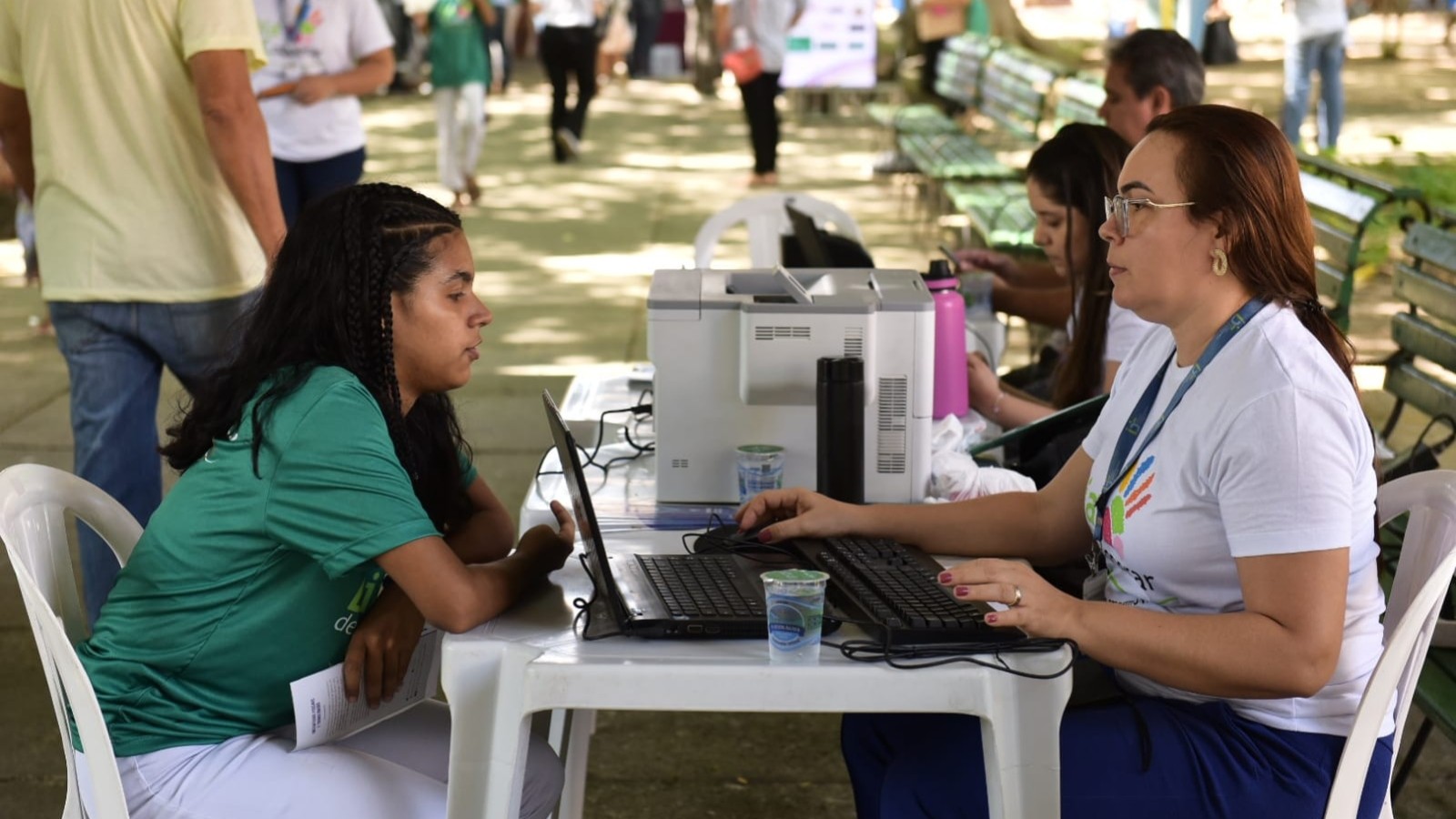 Iniciativa oferece serviços gratuitos de saúde e cidadania na Praça do Passeio Público, em Fortaleza 