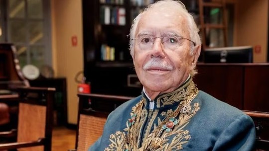 José Sarney é internado em São Luís após sentir desconforto abdominal