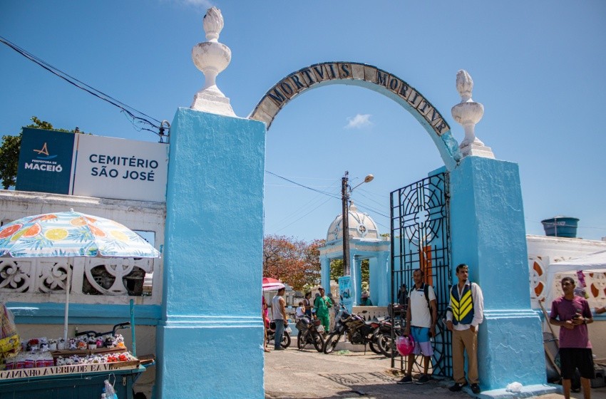 Cemitérios de Maceió se preparam para receber visitantes no Dia de Finados