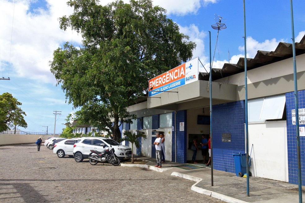 Vítima foi socorrida e levada para o Hospital Eládio Lasserre, no bairro de Cajazeiras, em Salvador. — Foto: Divulgação/Sesab