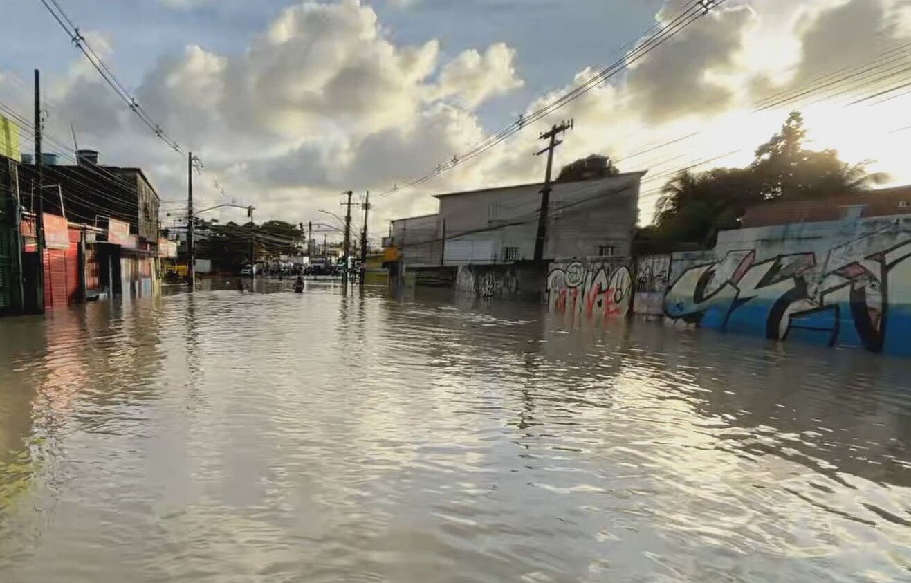 Aulas são suspensas em escolas estaduais após alerta de chuva