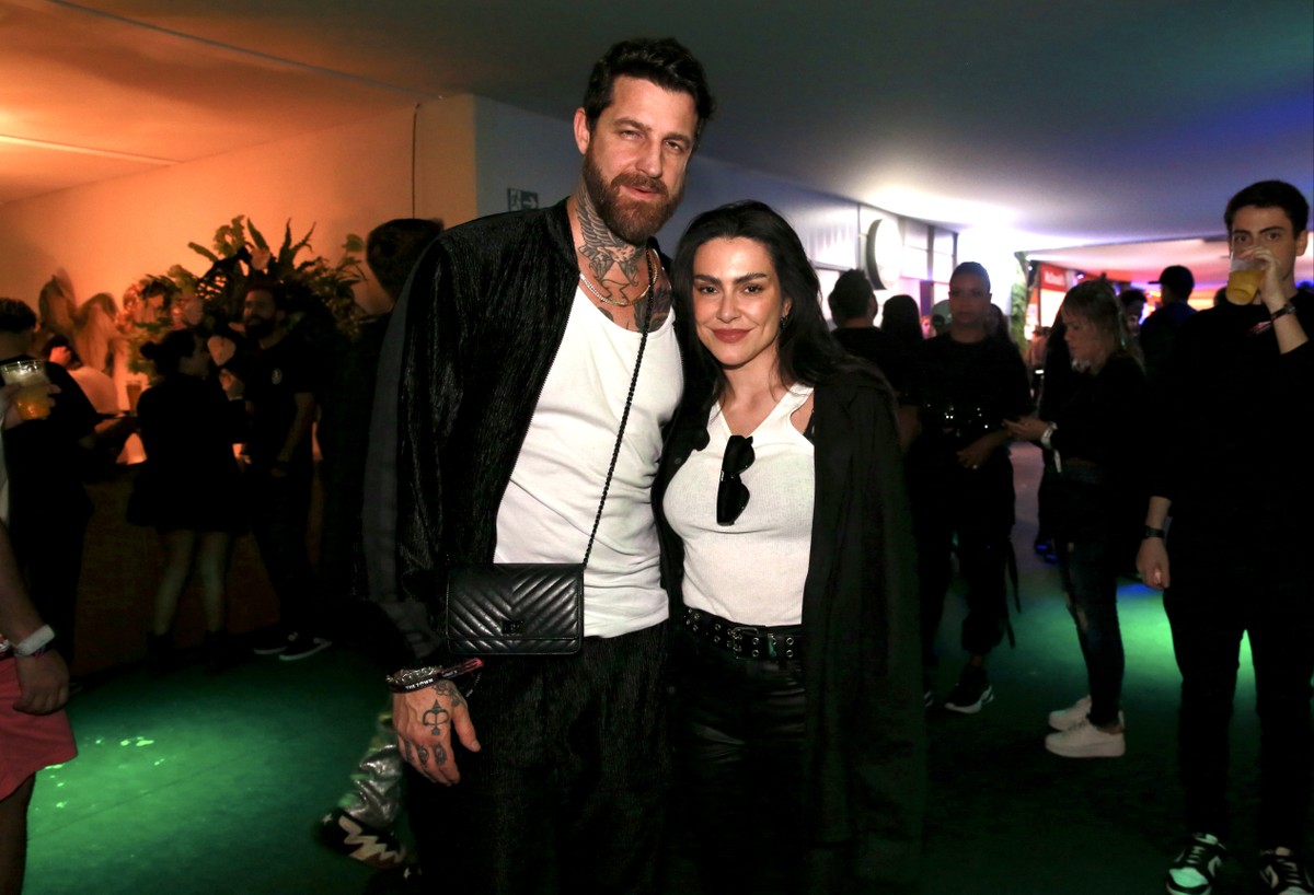 Cleo vai com o marido ao The Town 2023 para curtir show de Post Malone ...