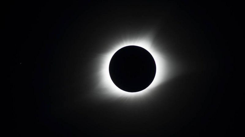 Eclipse solar total; g1 transmite o fenômeno ao vivo