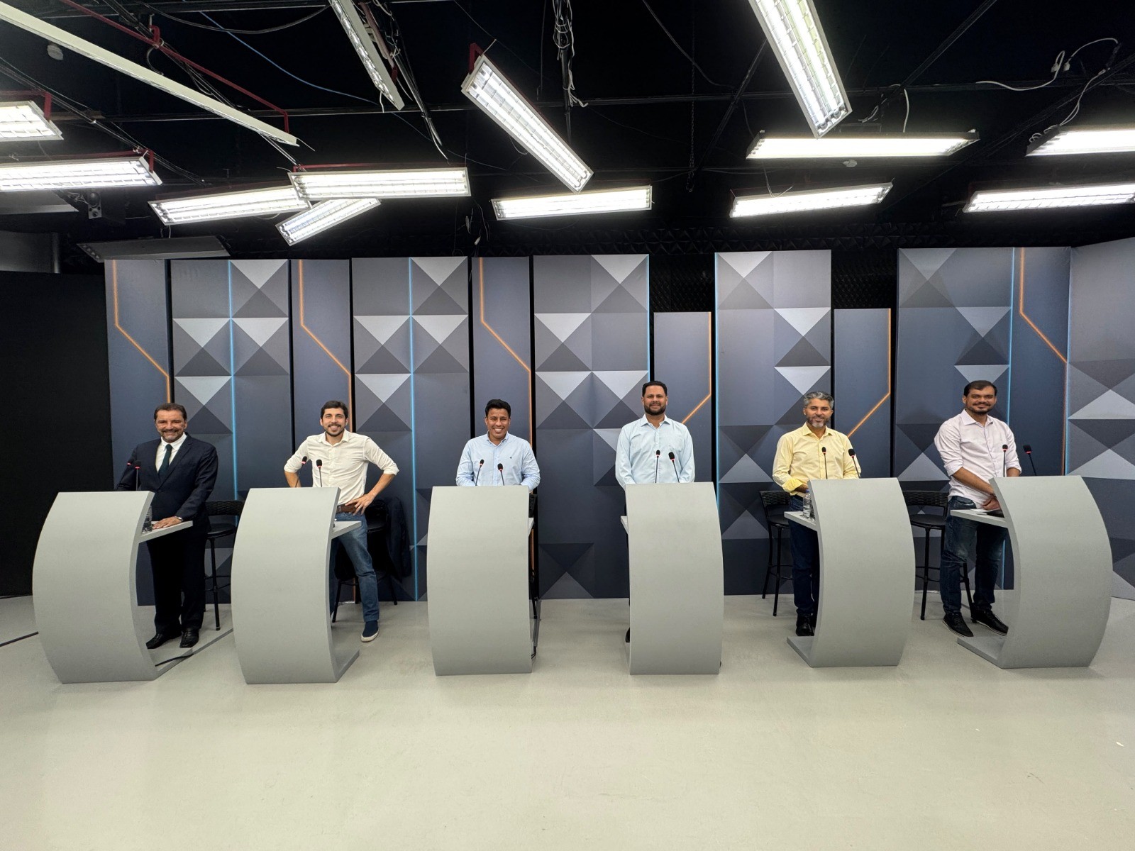 Debate com candidatos ao governo de Rondônia é marcado por acusações e discussões sobre saúde, segurança e agronegócio