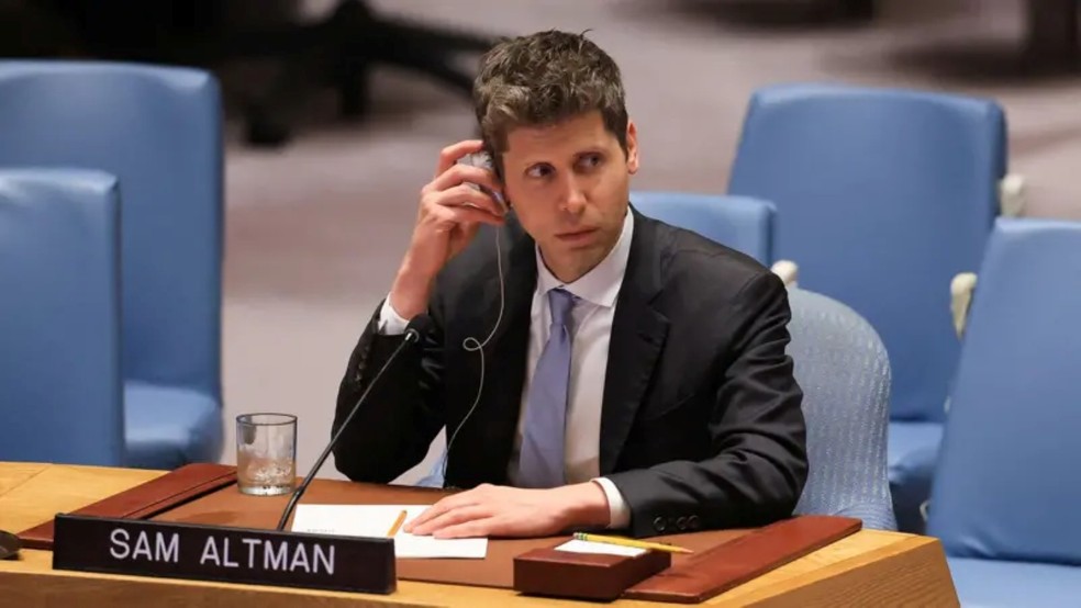 O CEO da OpenAI, Sam Altman, discursa no Conselho de Segurança das Nações Unidas durante uma sessão sobre inteligência artificial, na sede da ONU — Foto: Reuters