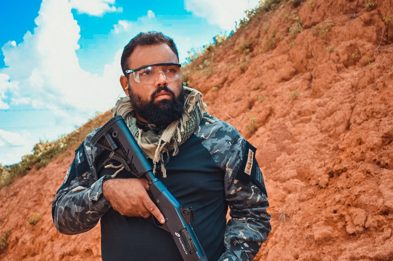 Quem era o dono de clube de tiro encontrado morto com arma na mão ao lado da caminhonete em MG