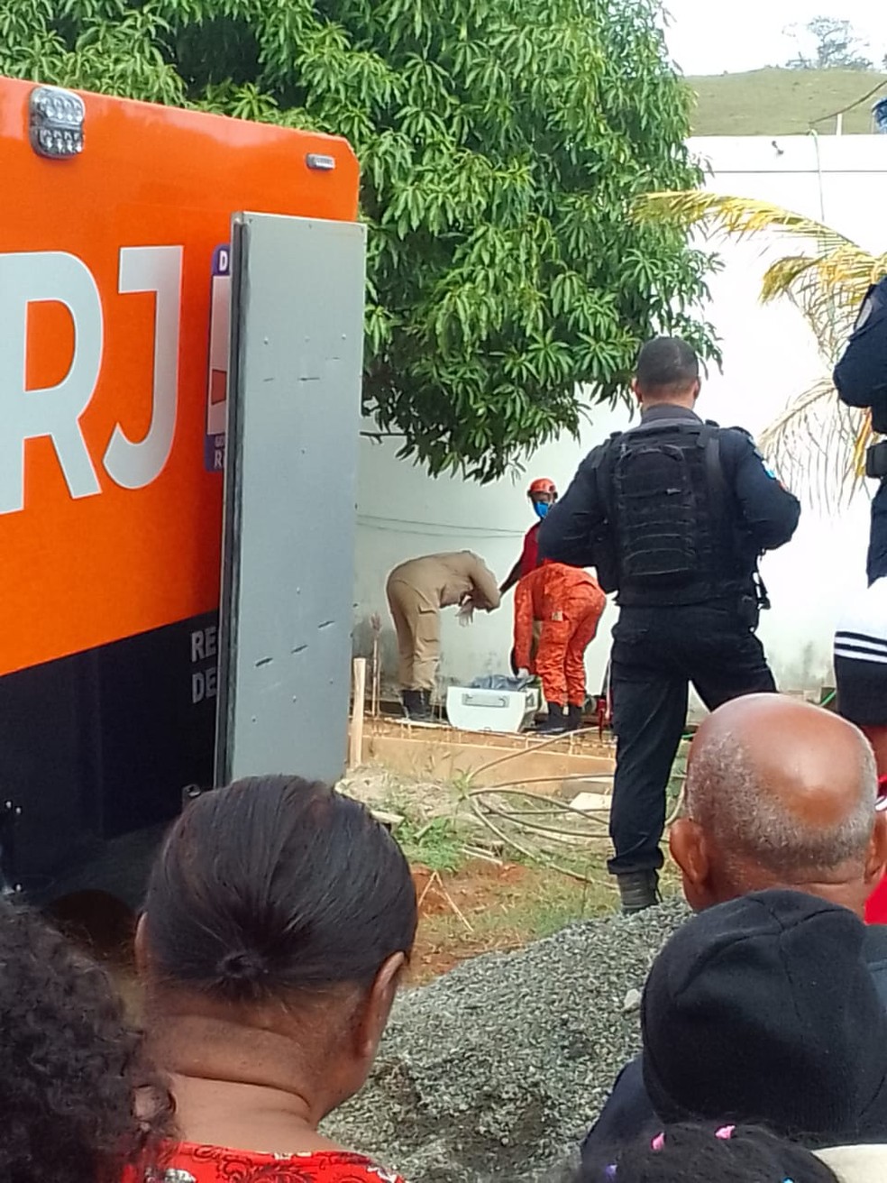 A Polícia Militar e o Corpo de Bombeiros resgataram os corpos nesta quarta-feira (25). — Foto: Polícia Civil — Foto: Polícia Civil