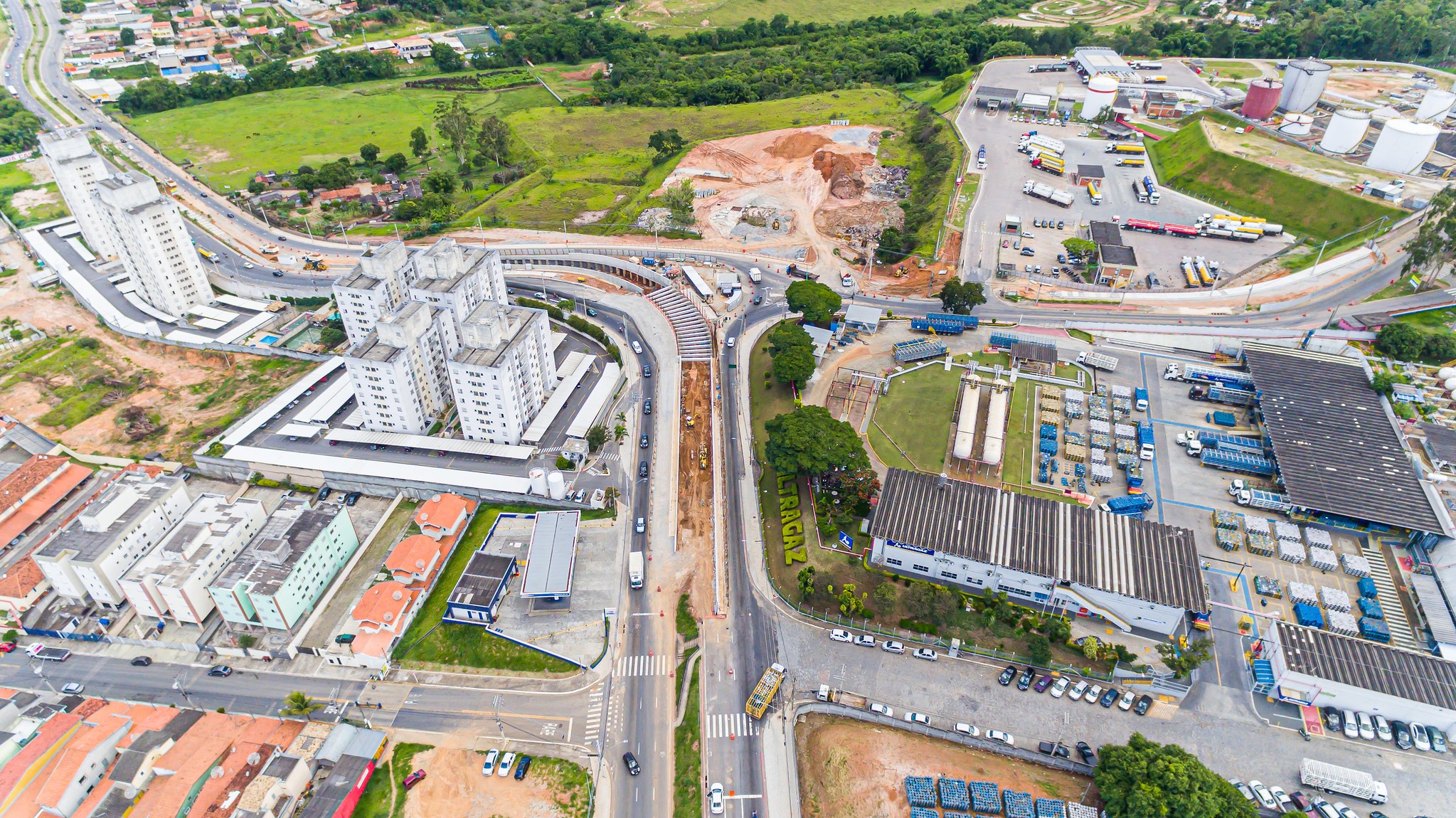 Manutenção de túnel interdita vias em São José dos Campos, SP