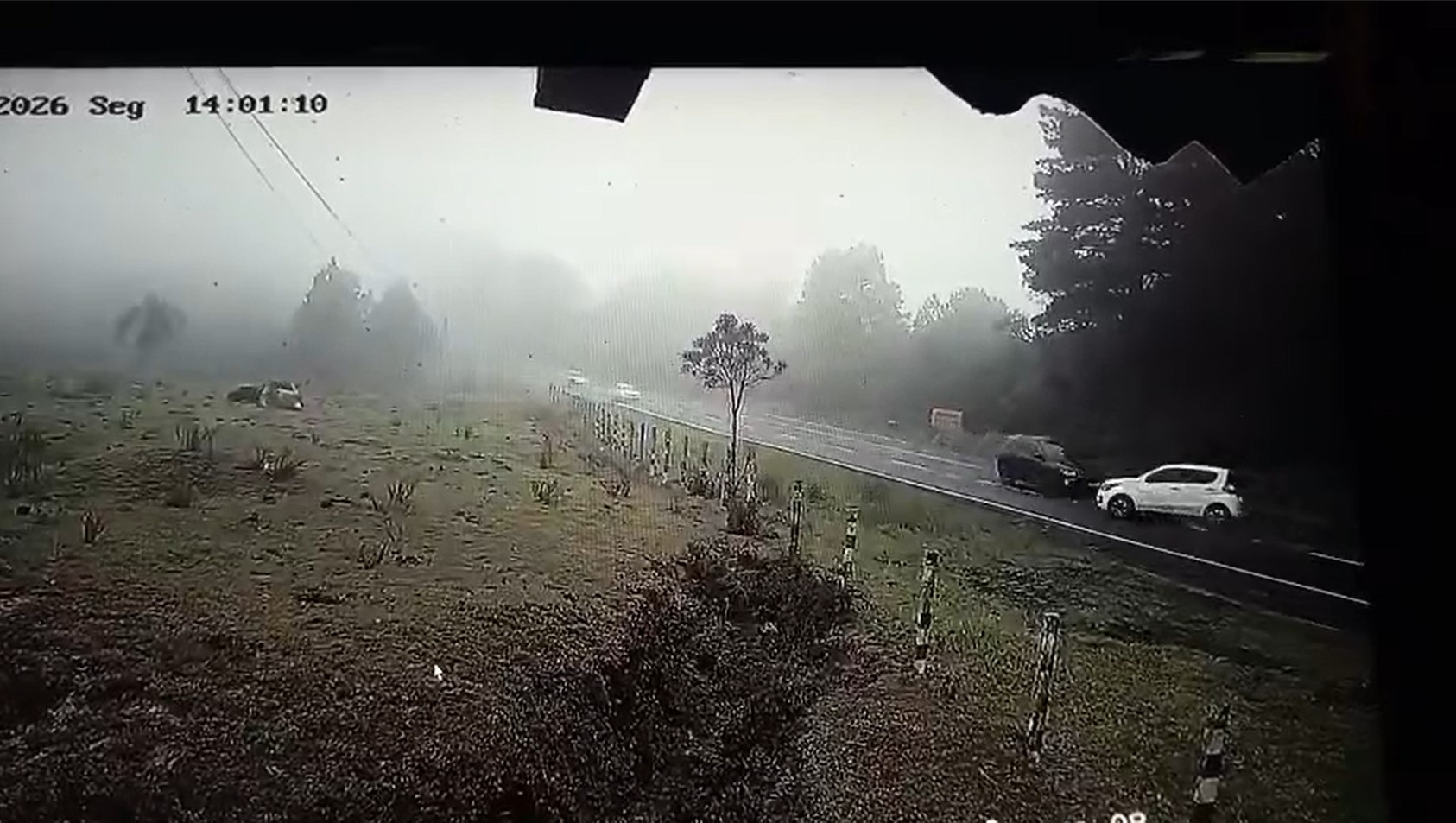 Batida entre dois carros deixa mortos na Serra Dona Francisca