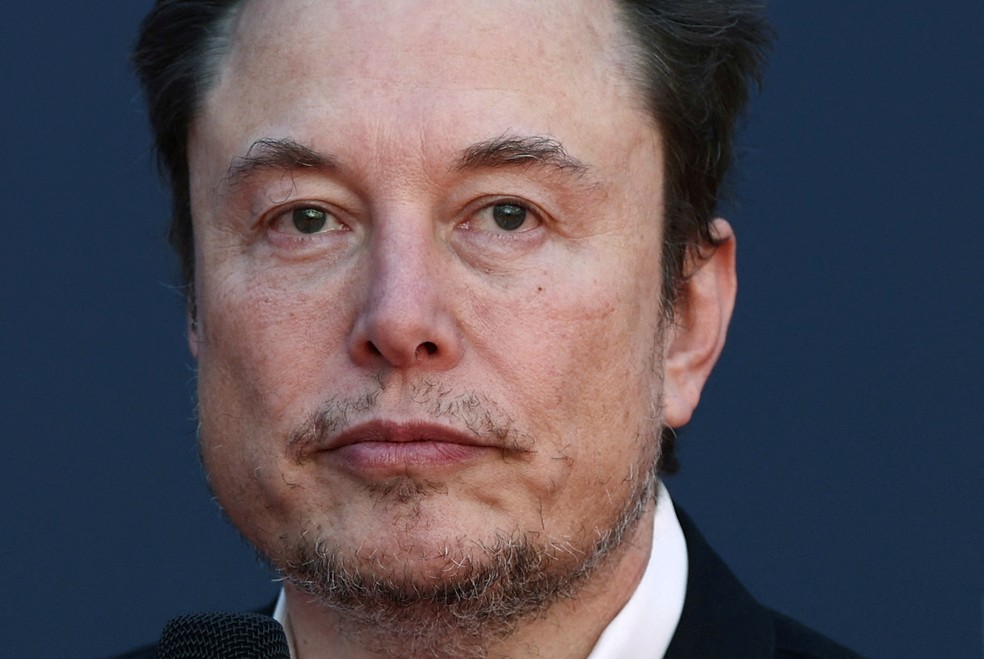 O bilionário Elon Musk atacou o ministro Alexandre de Moraes, do STF, e ameaçou descumprir ordens da Justiça brasileira — Foto: Guglielmo Mangiapane/Reuters