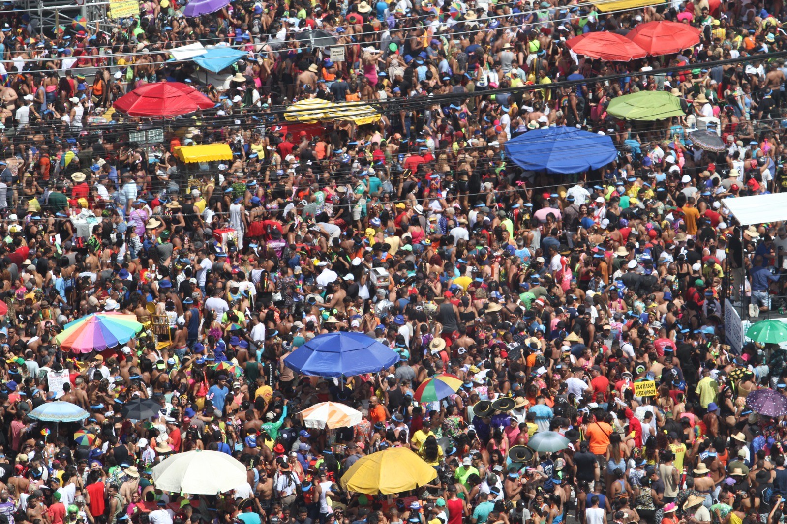 Recife tem Galo da Madrugada e shows de Liniker, Ludmilla, Priscila Senna e Neiff; veja programação do Sábado de Zé Pereira