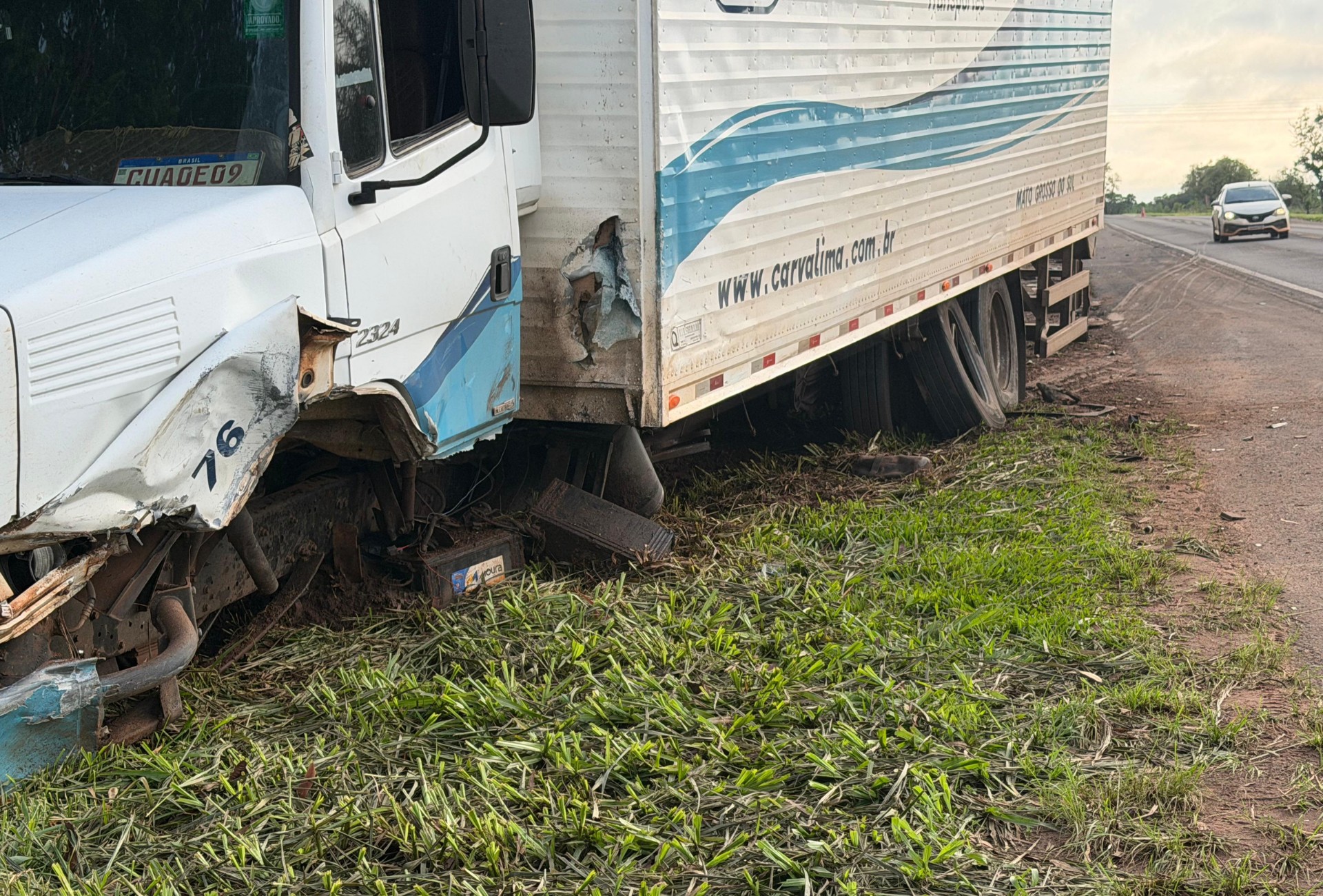 Motorista de 56 anos morre em colisão frontal com caminhão na BR-060