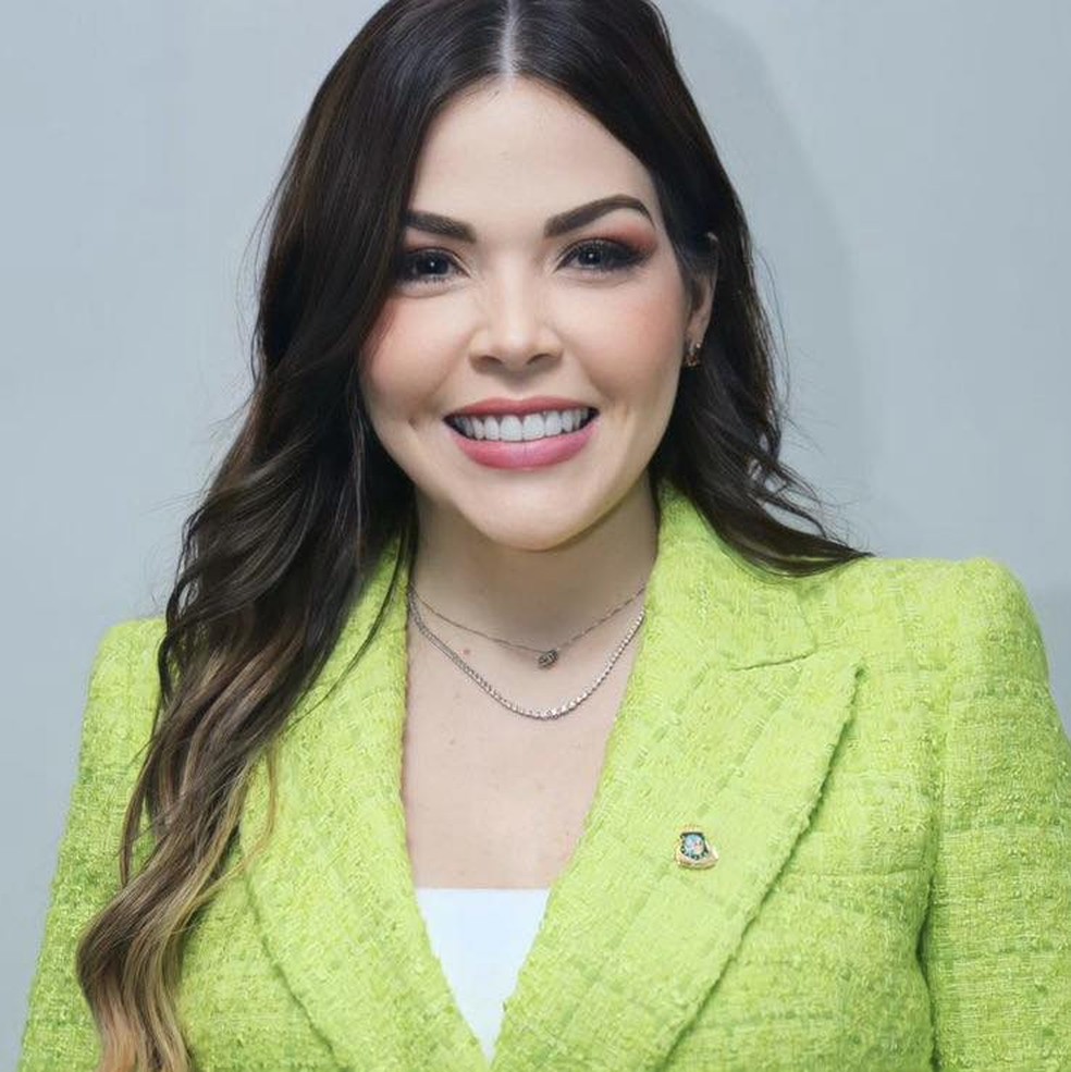 Juliana Lucena assume pasta que foi de Lia Gomes — Foto: Reprodução/Redes Sociais