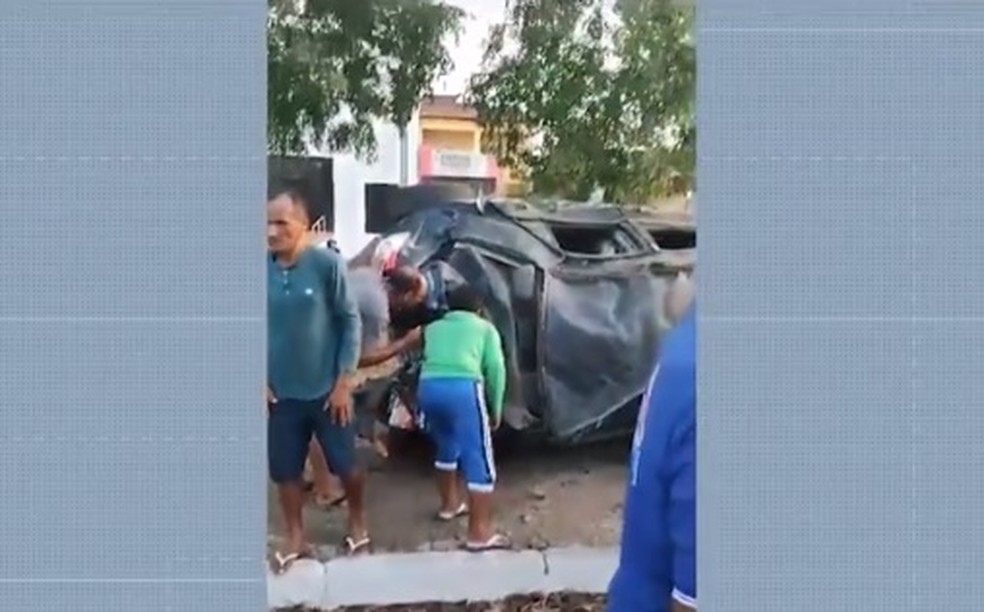 Acidente deixa duas pessoas feridas, em Santa Inês — Foto: Reprodução/TV Mirante