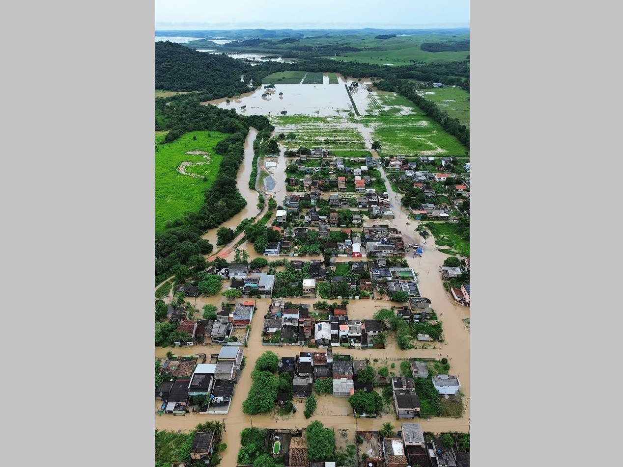 Temporal deixa bairros debaixo d'água e dezenas de desabrigados em Silva Jardim 