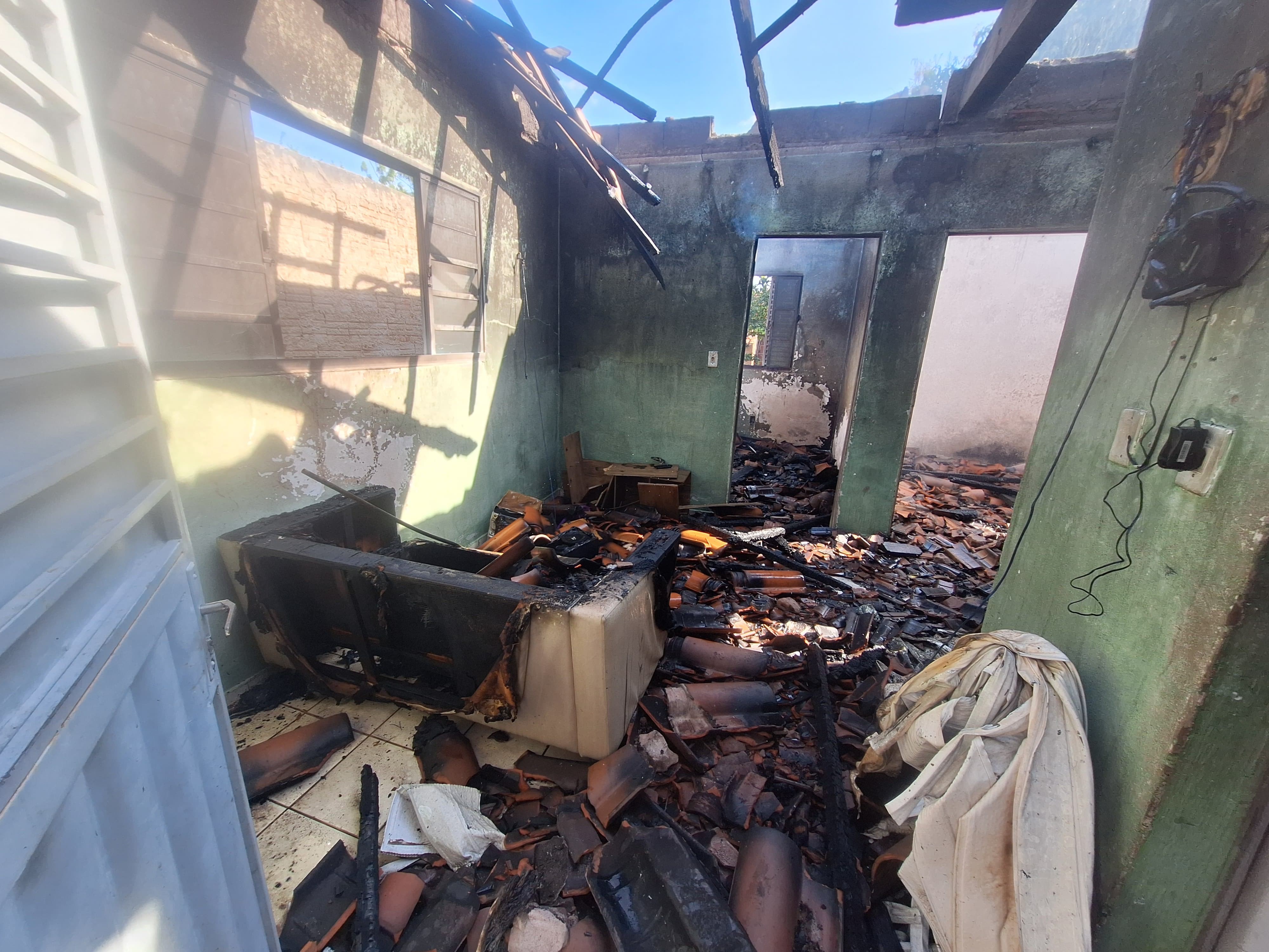 Homem é detido suspeito de atear fogo na casa da cunhada, no Sertão da Paraíba