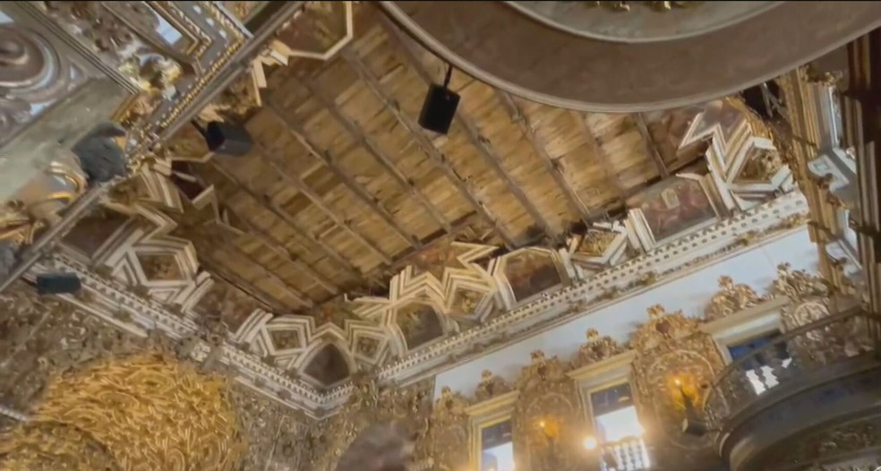 Administrador da igreja enviou uma carta ao Iphan informando que tinha sido identificada uma dilatação no forro do teto da igreja — Foto: Reprodução/TV Globo