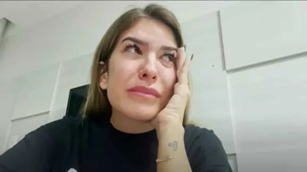 Lore Improta revela preocupação após filha cair e ficar com olho inchado: 'Belo presente de Dia das Mães'