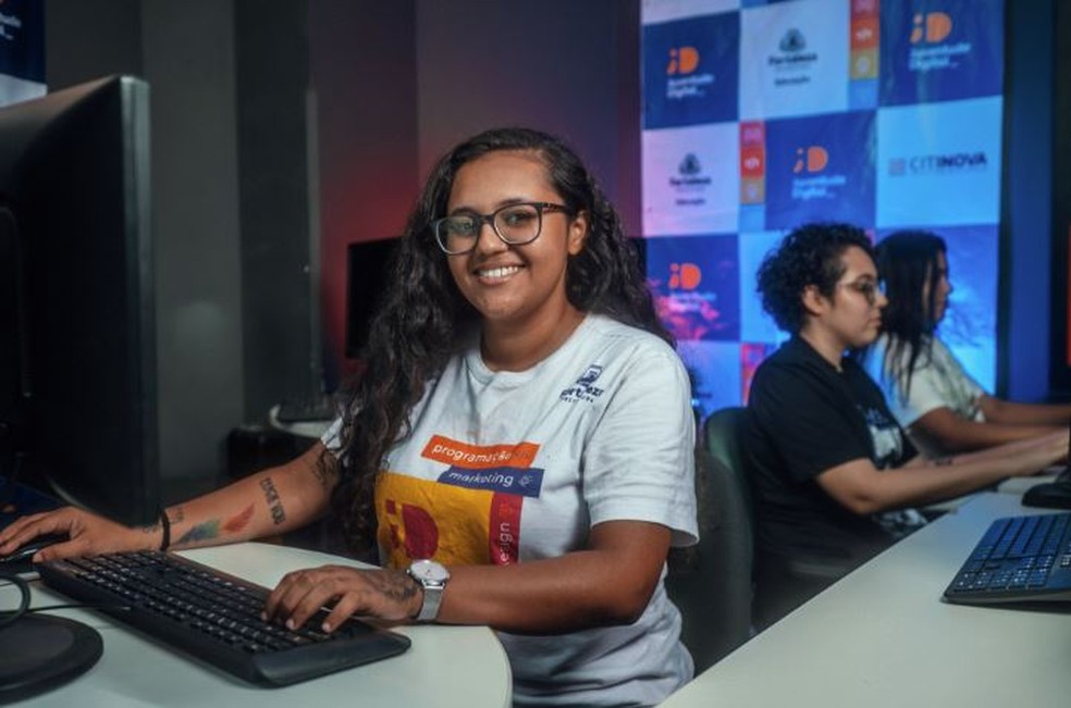 Jovens de 15 a 29 anos, residentes em Fortaleza, podem se inscrever no Portal da Juventude — Foto: Prefeitura de Fortaleza/Divulgação