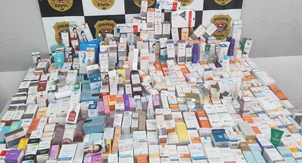 Mulher é presa em Osasco após roubo de R$ 100 mil em medicamentos em farmácia de Cerquilho
