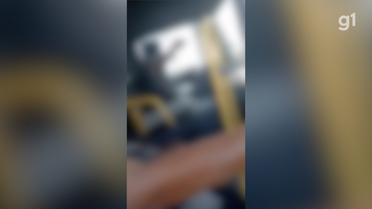 Passageiros descem de ônibus afirmando que motorista dirigia embriagado em Campos